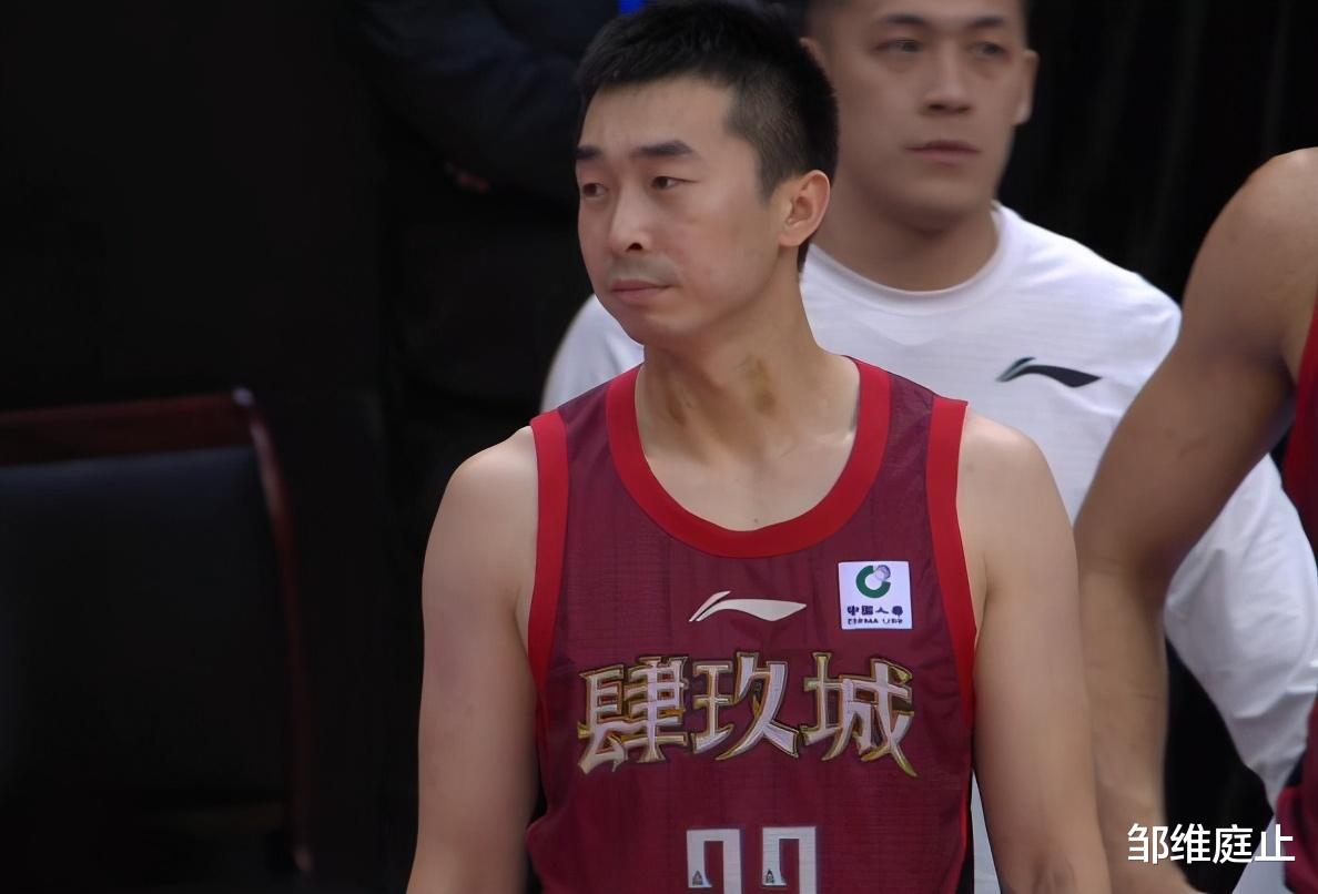 北京队|输球又输人！名记称赞北京队一点，同时批评3人，要他有什么用