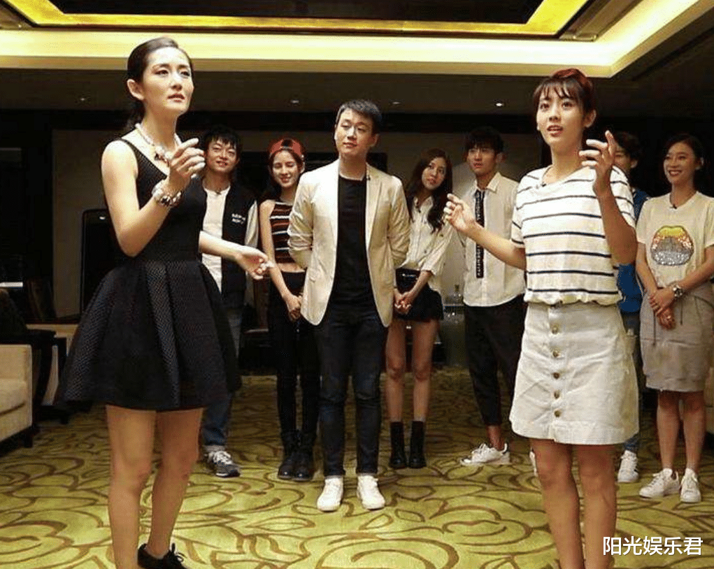 邢菲|《一年级》过去四年， 虞书欣邢菲都火了，最专业的她却销声匿迹