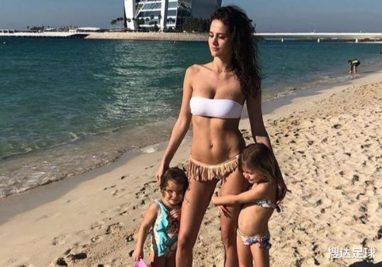 意大利队▲意大利国脚妻子撂下1狠话:老公完成2个目标,我就让他完成大四喜