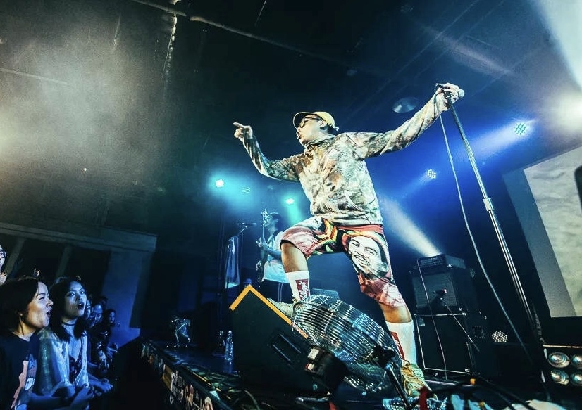 张国荣|《乐队的夏天2》中，这支乐队比五条人还土，烟火气与温情十足！