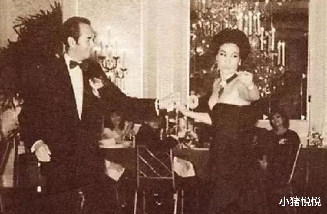 「重婚罪」赌王何鸿燊娶了4个老婆，不犯重婚罪吗？ 赌王：清朝给的特权