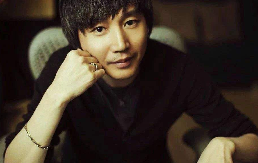 高圆圆|高圆圆爱了他整整5年，因不肯结婚分手，如今他50岁爆肥成大叔！