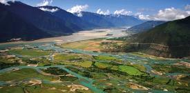 雅鲁藏布江：雅鲁藏布江大峡谷：远超美国所有峡谷，许多地区至今无人能涉足