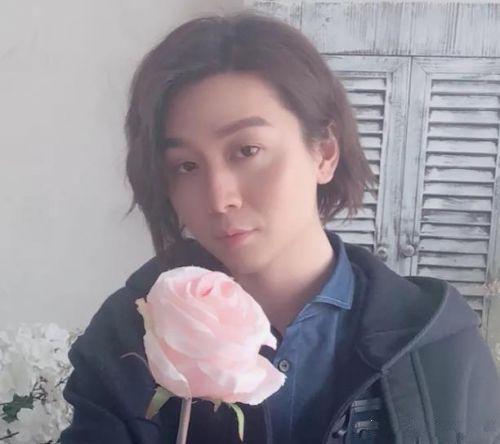 张大仙|张大仙吸金能力有多强？直播间广告价格高达7位数，连Uzi都难匹敌
