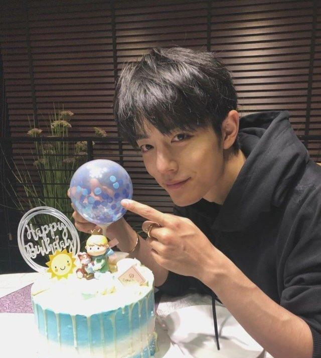 「肖战」化妆师爆料肖战出道前照片!五年变化太大,亲证本人很帅没有整容