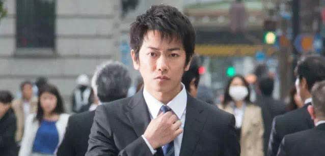 「五险一金」大四毕业生：月薪8K，到手才6K？五险一金的这些坑别踩