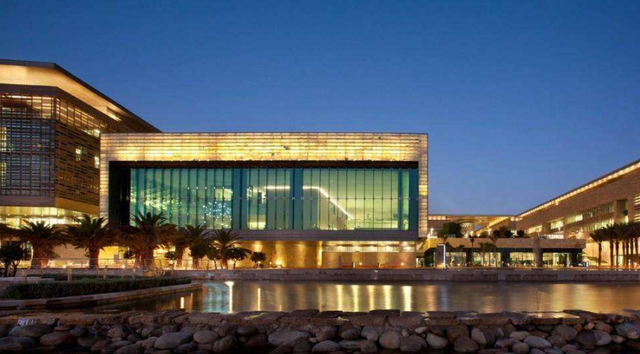 |一所投资100亿的大学，每年却只收两百人，校内的老师比学生还多