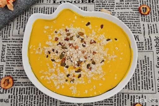 南瓜：早餐来一碗暖胃黄金羹，只需两步，口感丝滑醇厚，无碳水不怕胖
