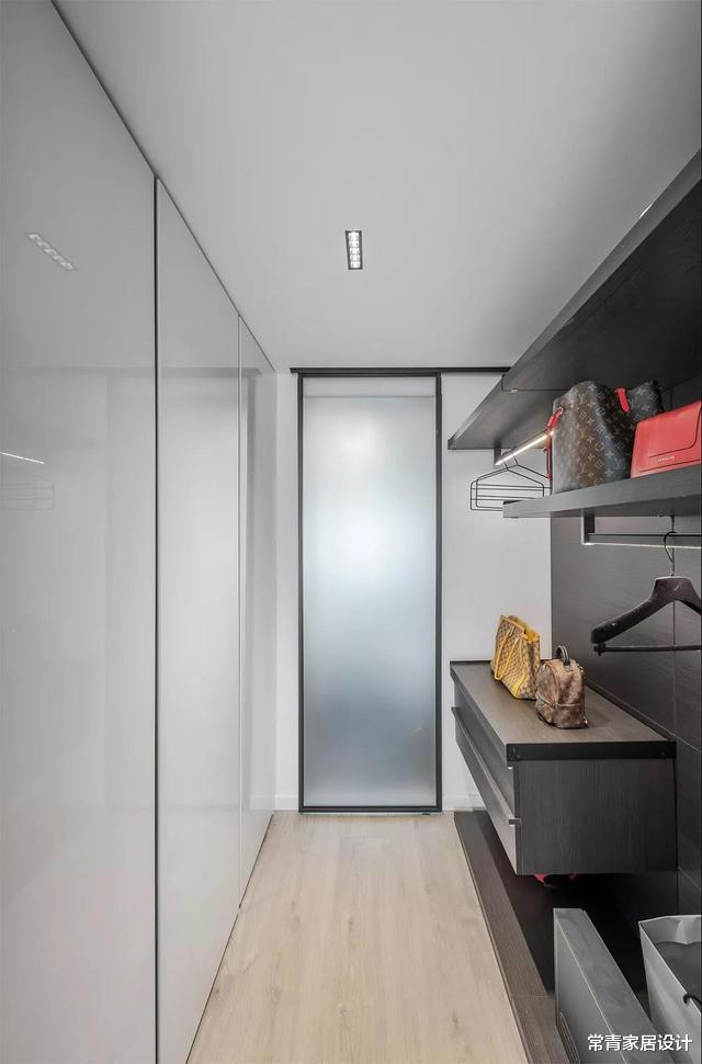 @有一种高级，叫别人家的窄框线，自己家的石膏线，弱爆了！