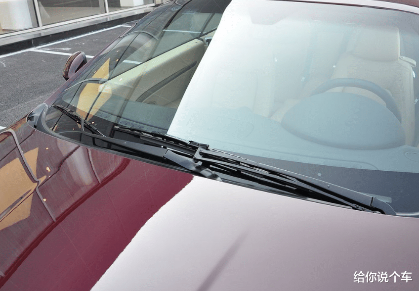 「」汽车雨刮器的3个隐藏功能，学会之后开车更安全，你知道几个？