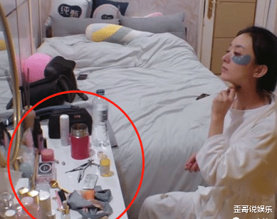 护肤|赵丽颖早起护肤，看到她桌上摆放的化妆品，这就是女明星的优势吧