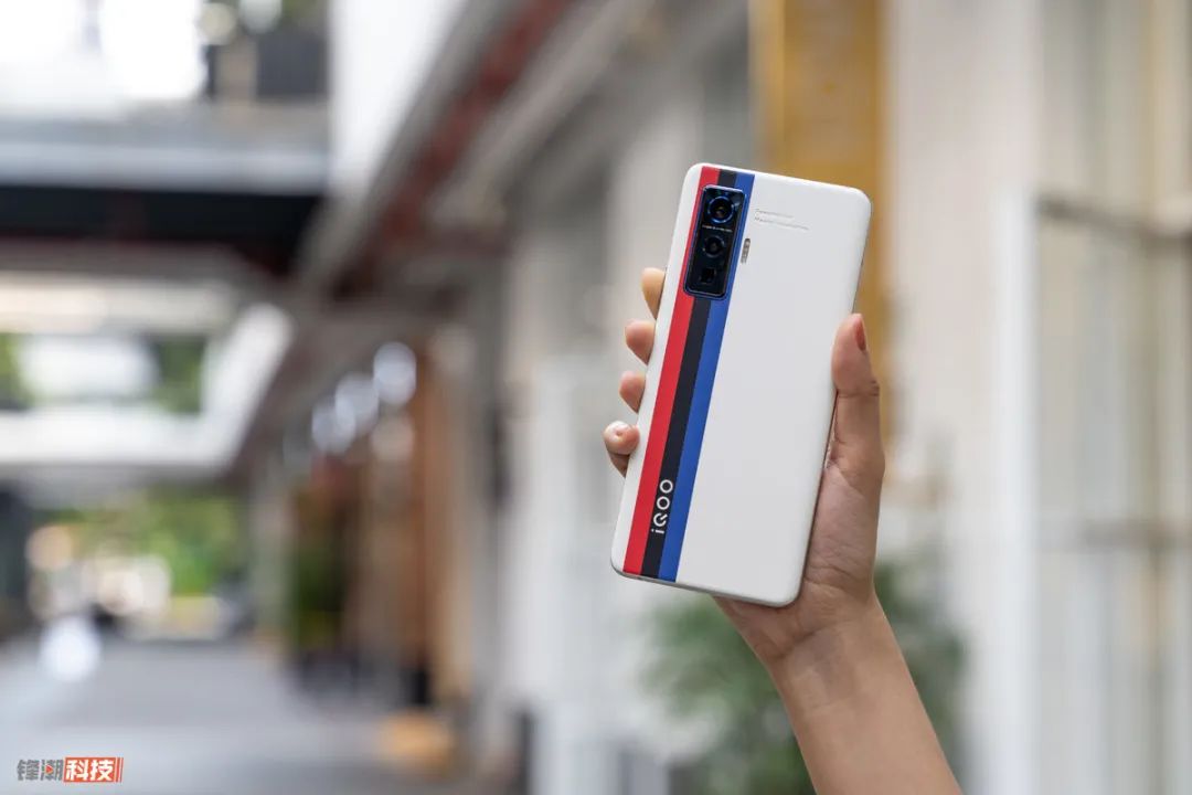 iqoo|这可能是本周开卖的最好看的手机了