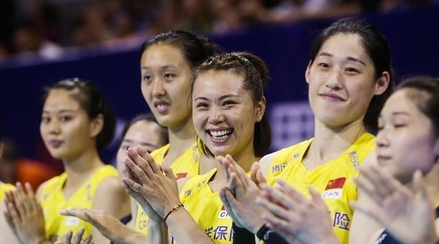 『朱婷』CCTV5今日复播女排世锦赛两场,朱婷对轰艾格努,高度硬吃小快灵