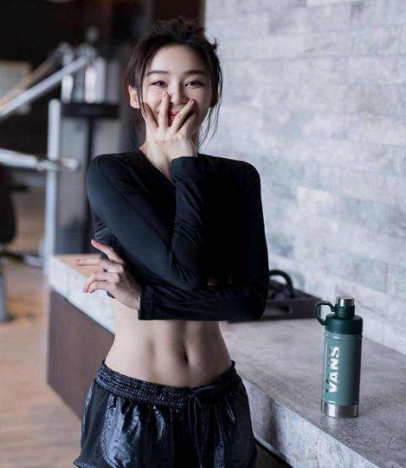 赵薇|韩国“腿精”遭挑战!赢了5亿天价的美腿,却输给成功瘦身的赵薇