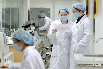 医生|学医需要花费的“成本”有多少？医生收入高，也要看清这3个事实