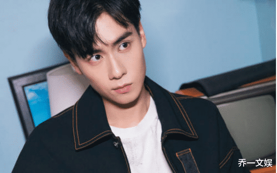 假唱|自以为又帅又红,假唱连嘴皮都懒得动,网友:红不红心里没点数?