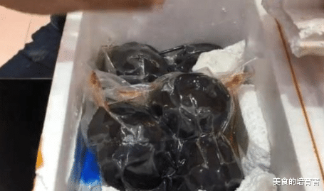 冻梨：网购“冻梨”，咬一口像嚼冰块一样，想给差评，了解吃法默默撤回
