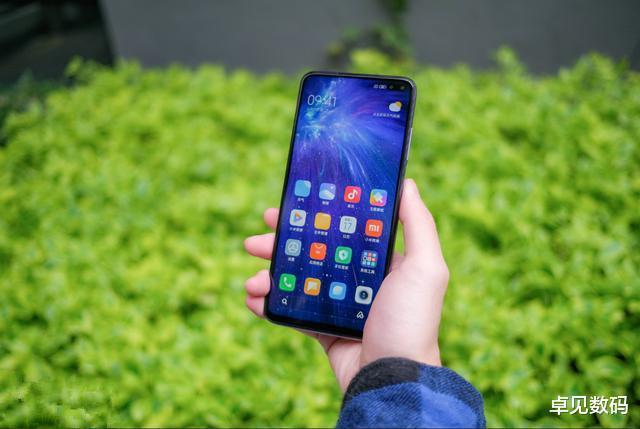 |双模5G+4500mAh跌至1499，128G+120Hz，赚到了！