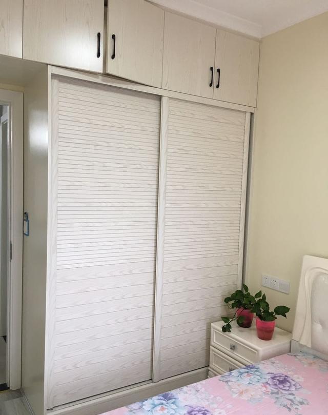 |新房保洁完入住，唯一的败笔就是餐厅，朋友入门被电视背景墙迷住