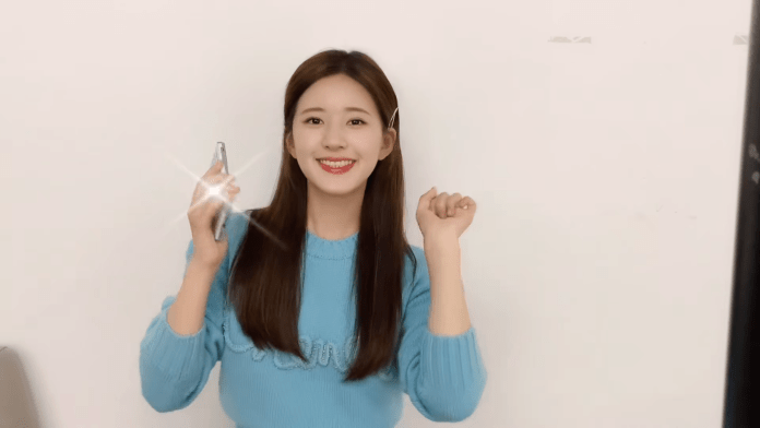 赵露思|赵露思清唱主题曲《我喜欢你》,频频出错+表情丰富,不愧是憨憨