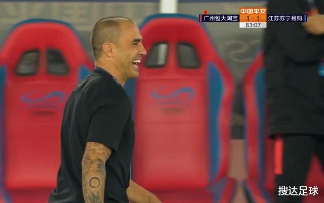 广州恒大|超级巨大失误！国足罪人再次送大礼，卡纳瓦罗笑得合不拢嘴