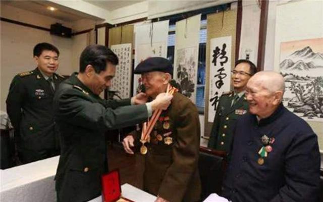 |最小的红军战士,7岁参军9岁长征,舅舅是开国元帅,至今仍健在