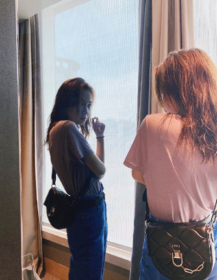 吴昕|吴昕瘦身成功后疯狂晒自拍，数套造型曝光，被赞越来越有女团味