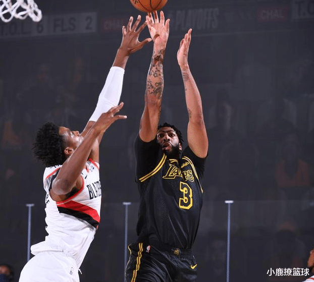 达米恩·利拉德|狂胜20分+17记3分！季后詹再现死亡凝视，利拉德黑八梦被彻底击碎