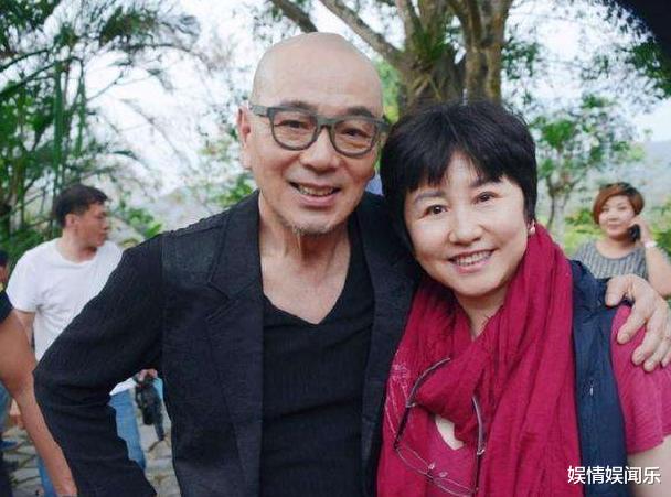 张晨光|他是“富爸爸”专业户，为娶她连送4年玫瑰，婚后亿万家产归她名下