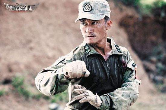 【吴京】他是李连杰师弟,14岁下肢瘫痪,卖过服装的他终成百亿先生!