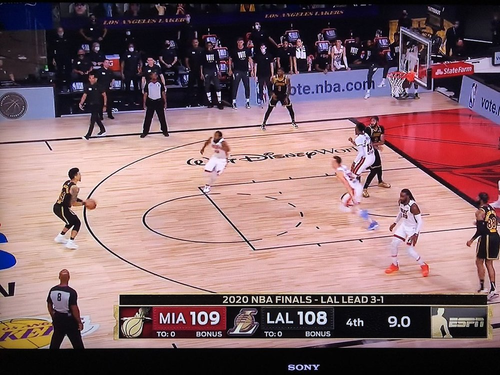 美国|为何只喷詹姆斯？乔丹当年也干了这事，大胡子力挺：那些人是蠢货