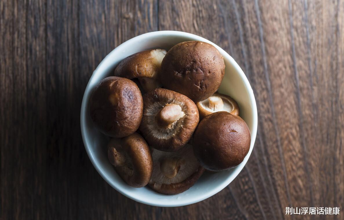 水果|提醒父母：这种水果是肝硬化的“祸首”，若家里有，快扔掉