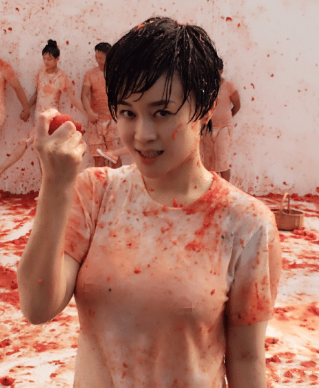 她从21岁出道, 与赵本山认识16年, 10年都是赵本山的"固定老伴"