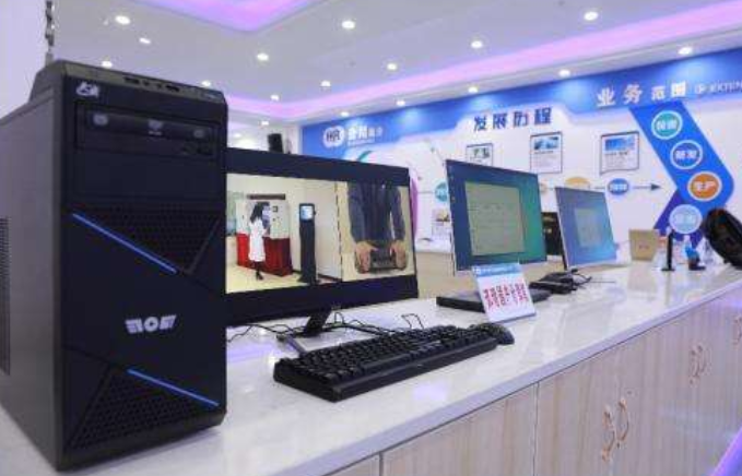 「芯片」国内第一台纯国产计算机在重庆下线，芯片、系统全是纯国产