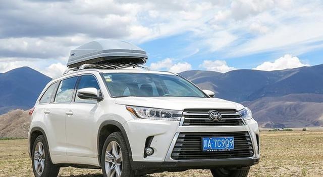 福特嘉年华ST|开完丰田汉兰达，再换到新款RAV4荣放上，对比后憋一肚子话要说！