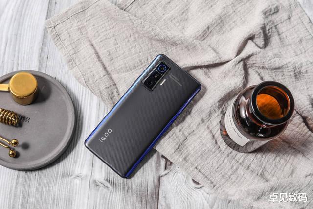 iphone12|55W旗舰发布两月降400，120Hz+骁龙865，值得点赞！