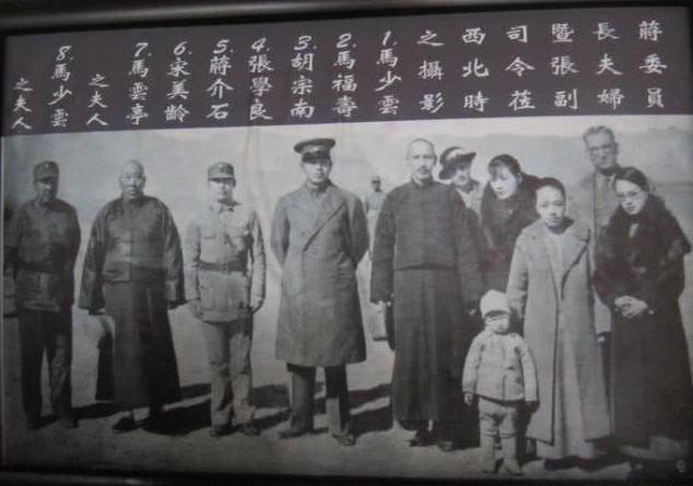 胡宗南@父亲去部队看望儿子:喊你们军长来见我!军长:不认识