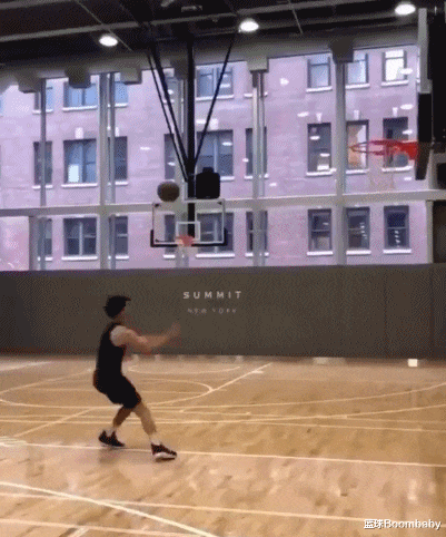 安东尼@安东尼亲自试训接班人,结果安东尼被打爆了