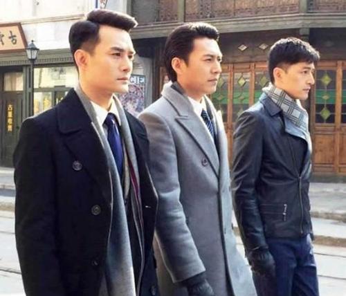 『杨超越』靳东被问:胡歌和王凯找你借钱,你借给谁?靳东的回答暴露人品