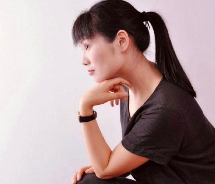 「深圳市」全国特级教师熊芳芳辞职，当教师到底有多难？其原因让人唏嘘