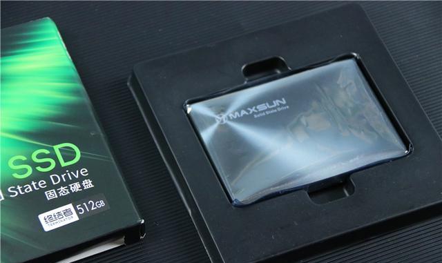 「ssd」459元买到512G固态硬盘！拆解竟是闪迪颗粒，开机仅8秒