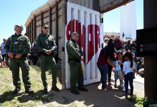 「特朗普」特朗普：“敢不让我做总统，我就扒美国底裤”