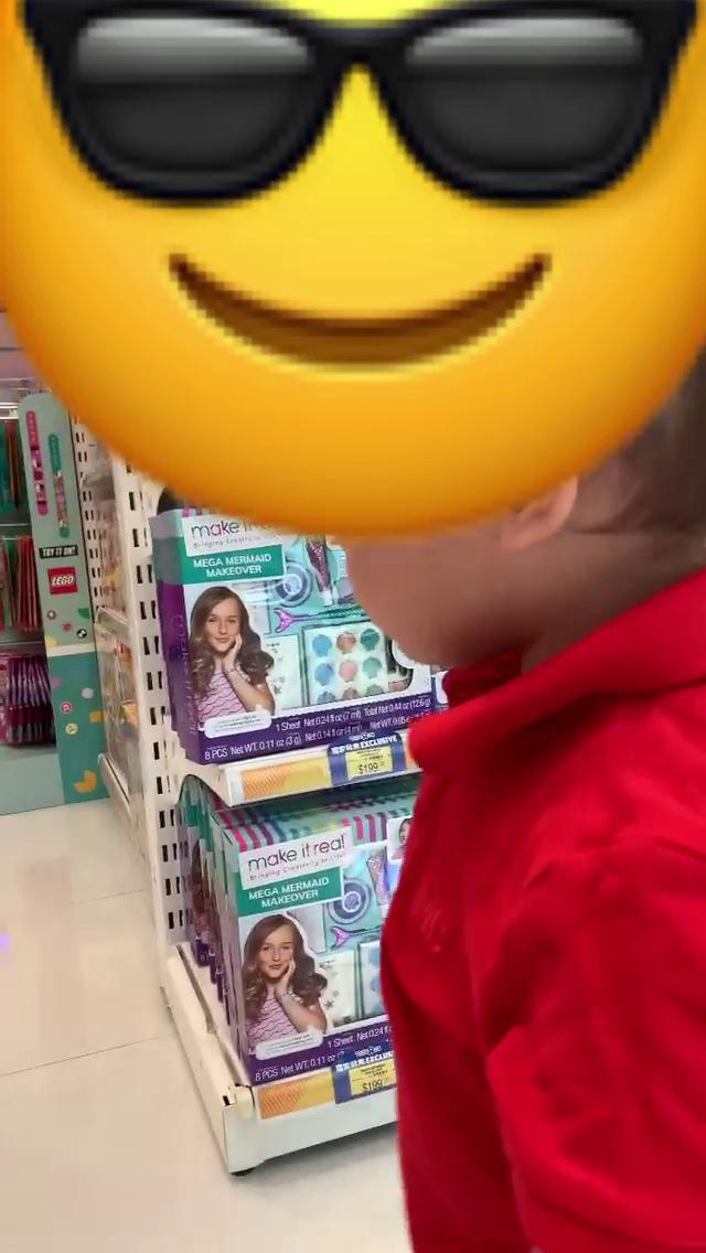 「大张伟」张柏芝点赞王菲内容后晒三胎儿子, 疑借歌词回应风波: 感情无论对错