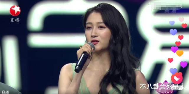 [东方卫视]东方卫视晚会状况多，关晓彤贾玲面色蜡黄，王源唱歌没声音