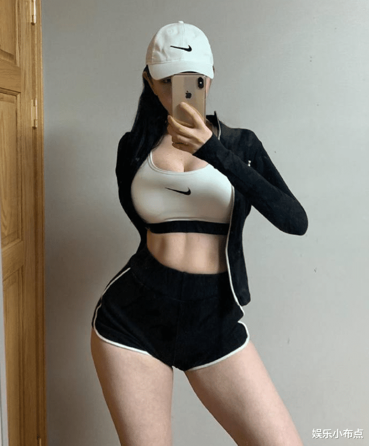 『』都是2个孩子的妈了,身材还这么好,天天在健身房锻炼吗?