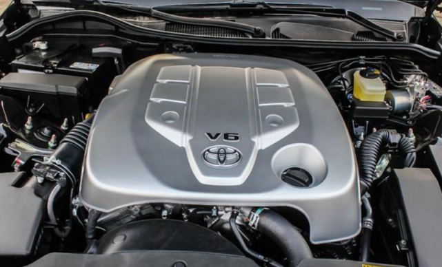 #亚洲龙#新造型比亚洲龙还嚣张，2020款丰田锐志重出江湖，配V6缸+后驱