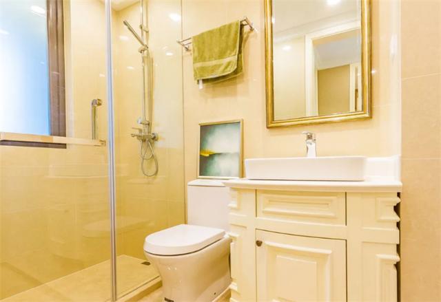 []马桶后方1㎡的空间别浪费！这样设计能给你省下装修卫生间的钱