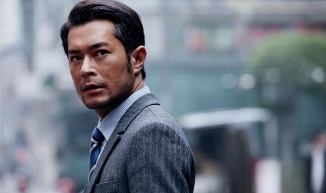 洁癖▲娱乐圈洁癖最严重的八位明星，家里沙发不让坐，一天刷八次牙