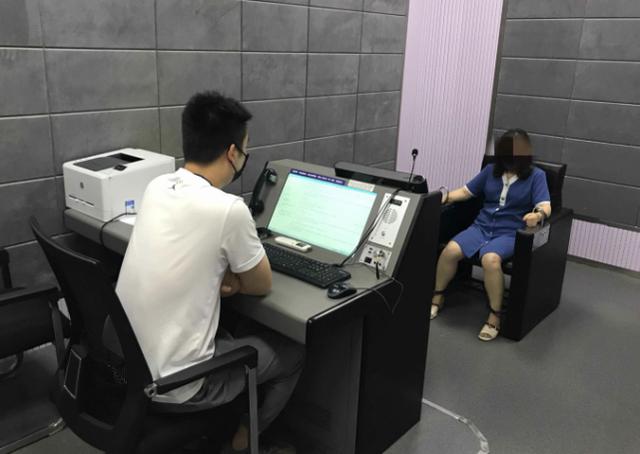 湖北|一姑娘全家被抓！6年卖了3000万假冒奢侈品，有瑕疵爸妈自己修