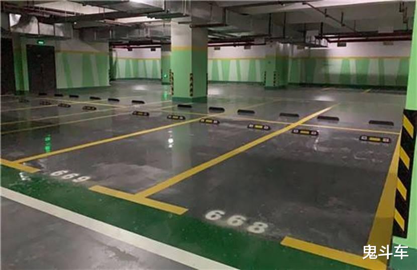 奔驰C级▲国六车大减价，为何还是卖不动，原来是这些原因导致不敢买。